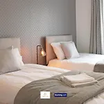 3 Bedroom House By Trinity Stays Short Lets & Serviced Accommodation Cambridge With Free Wifi & Parking